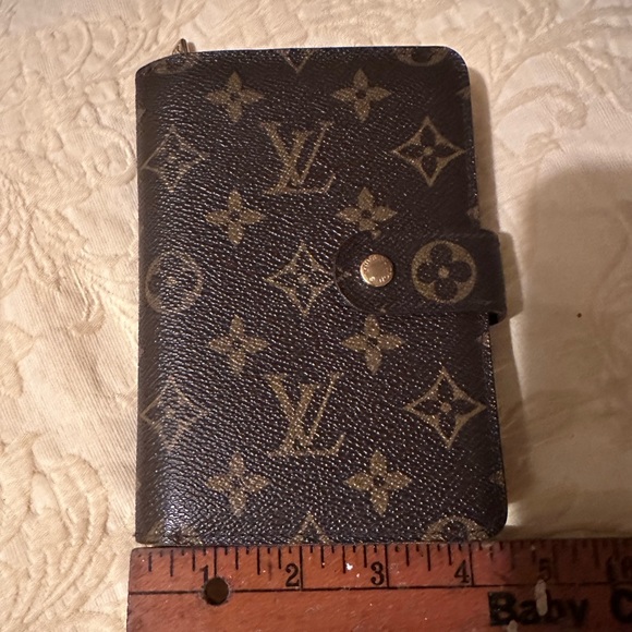 Louis Vuitton Wallet - Picture 13 of 14